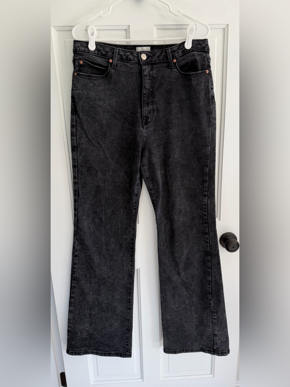 Avec Les Filles It Girl High Rise Flare Jeans Black Acid Wash Size 32